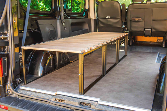 Van bed in iron and wood